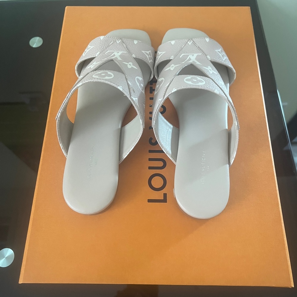 Louis Vuitton sandals size 37 - Picture 4 of 5